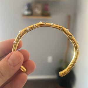 Pearl bangle